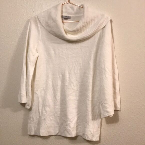 Bell sleeve cream sweater‎ - Picture 1 of 3